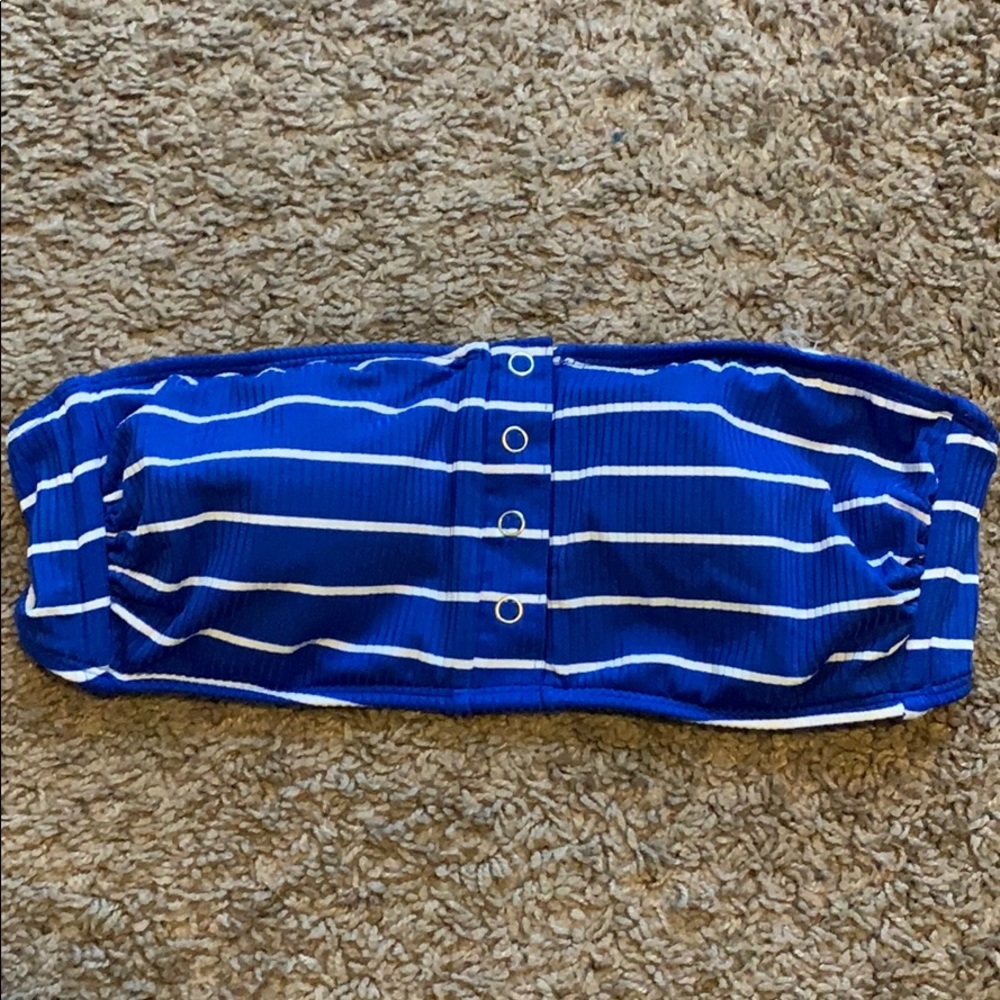 ✨3 for 15✨Blue and white striped bikini top
